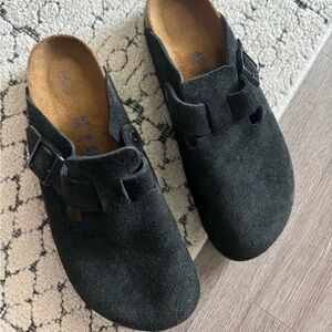 NIB Birkenstock Boston Black Suede Soft Footbed Regular